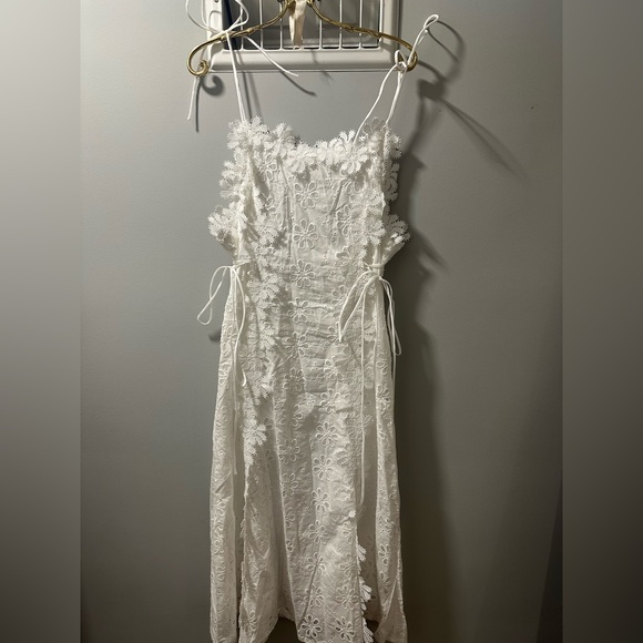 Elegant Cream Floral Maxi Dress - Picture 6 of 11